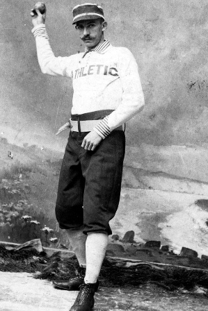 Nella foto Gus Weyhing detiene il record di tutti i tempi di battitori colpiti (277)