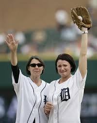 Il 28 giugno al Tigers Stadium, in ricordo di quella partita contro gli Yankees, si celebra la giornata Mark Fidrych "The Bird" e moglie e figlia lanciano la prima palla.