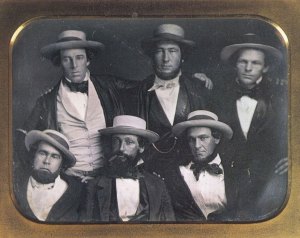 Da sinistra in alto Alfred Cartwright, Alexander Cartwright (Si ritiene abbia scritto il 1^ regolamento baseball), e William Wheaton. Sotto: Duncan Curry (1^ Presidente Knickerbockers), Daniel Adams (ha inventato la posizione shortstop) e Henry T. Anthony