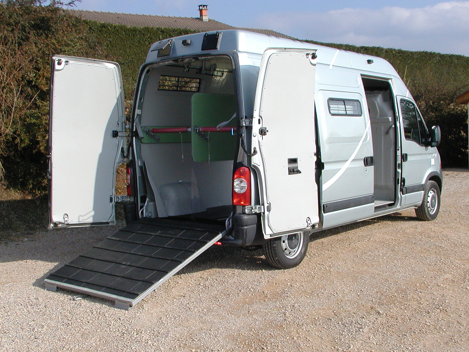 Van pour poney outlet
