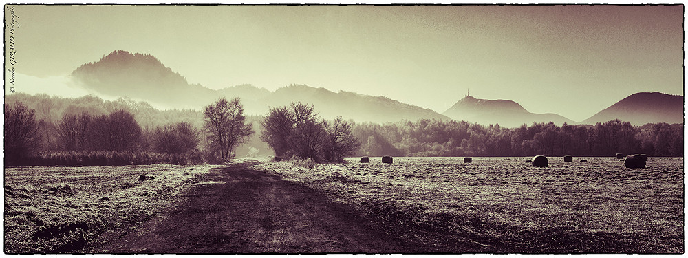 Chaine des Puys - P.N.R. des Monts Auvergne © Nicolas GIRAUD