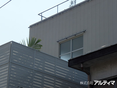東京都足立区（銭湯施設）；2011年2月；アルティマ緑化レールシステム（ストライプ）