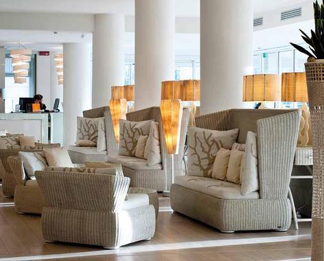 Hotel Lobby & Lounge