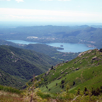 Mellem Ortasee og Lake Maggiore