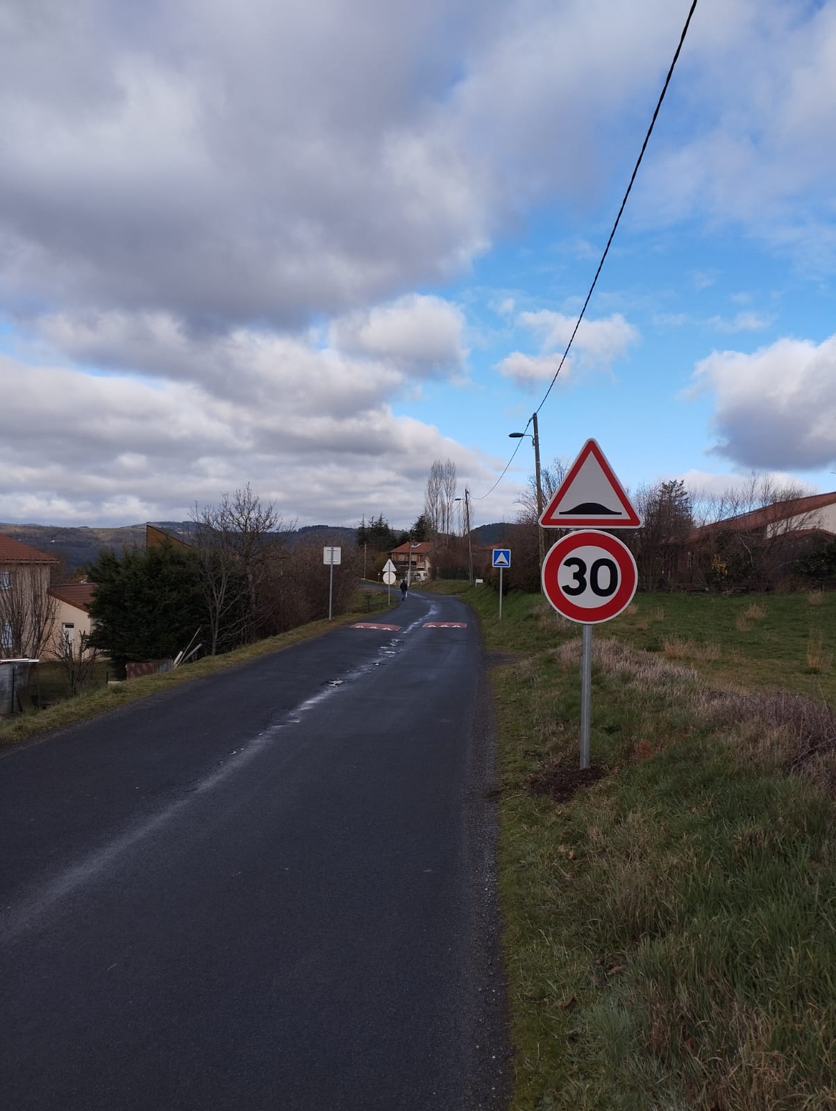 Ralentisseurs chemin de l'Arzavier