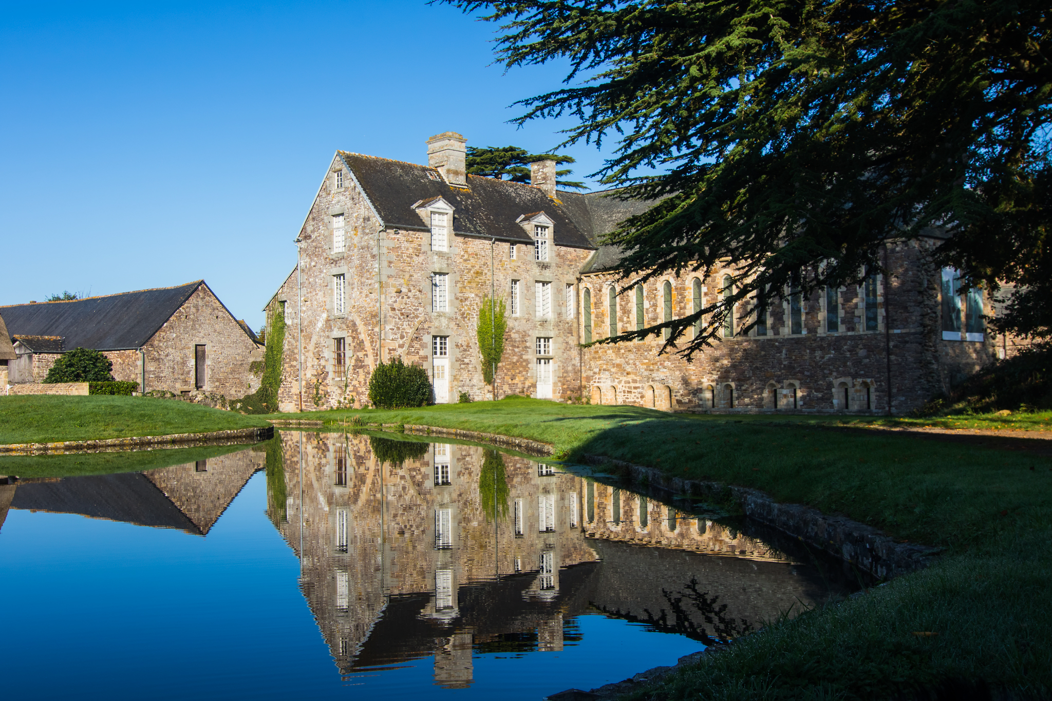 Abbaye de la Lucerne chienNormandie Urlaub mit Hund in der Normandie