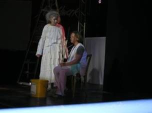 Regine Pawelka in "Fips das Theatergespenst"