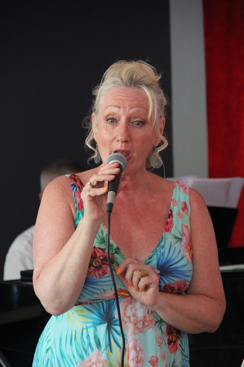 Schlager und Evergreens in der Vindobona-Pianolounge 2024 (c) SingingDREAMTeam