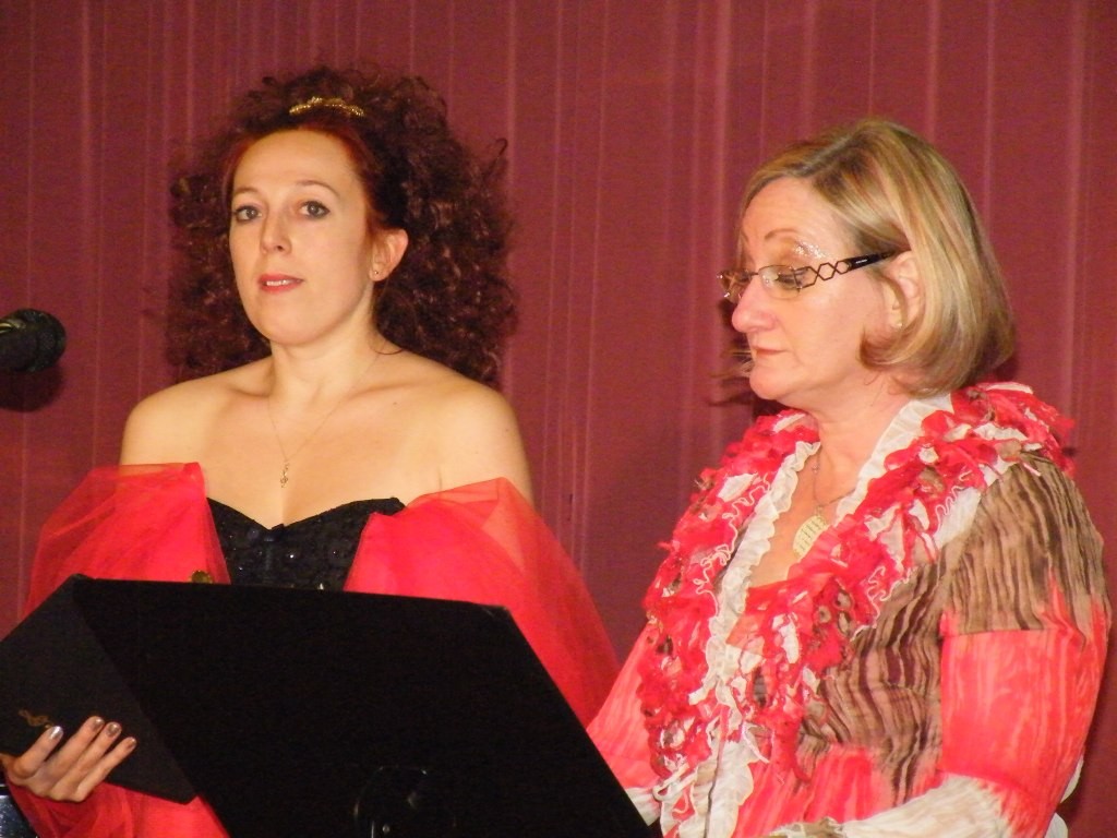 Weihnachtsgala im Kulturhaus Schmied-Villa, Dez. 2011 mit Margit Pregler und Regine Pawelka