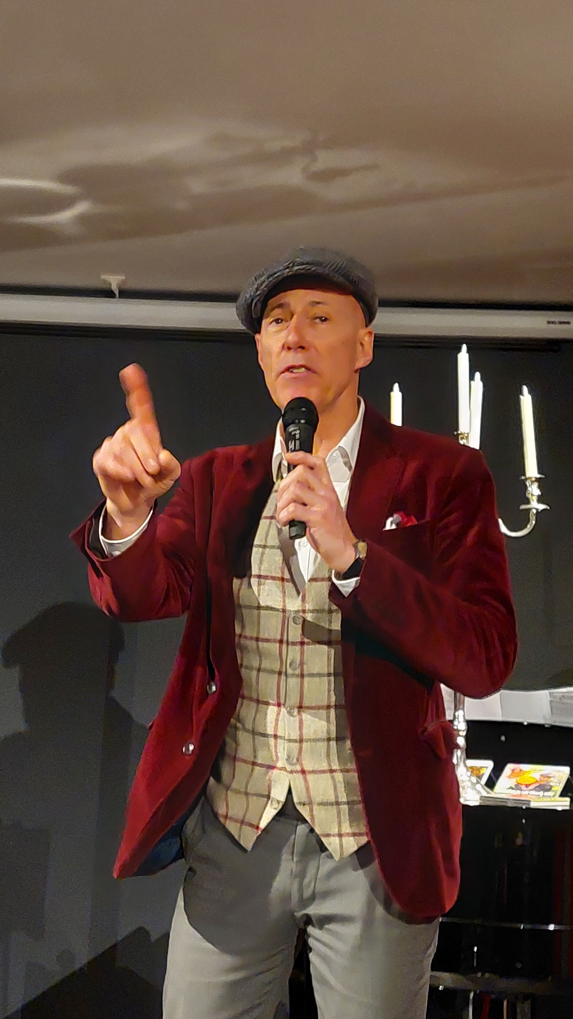 Ohne Krimi geht die Mimi nie ins Bett 2025 - Vindobona Piano-Lounge (C) Renate Blatterer