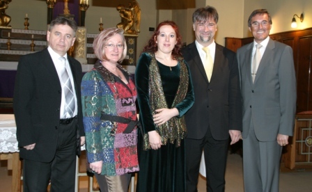 Liederabend in der Antoniuskirche. Roman Teodorowicz, Regine Pawelka, Margit Pregler, Michael Ball und Bürgermeister Ludwig Deltl