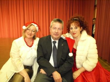 Weihnachtsgala 2010, SingingDREAMTeam mit Kulturstadtrat Franz Csucker