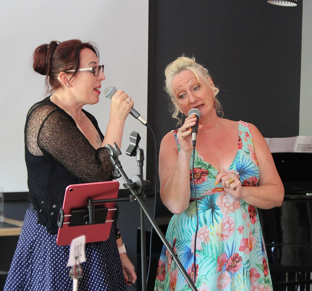 Schlager und Evergreens in der Vindobona-Pianolounge 2024 (c) SingingDREAMTeam