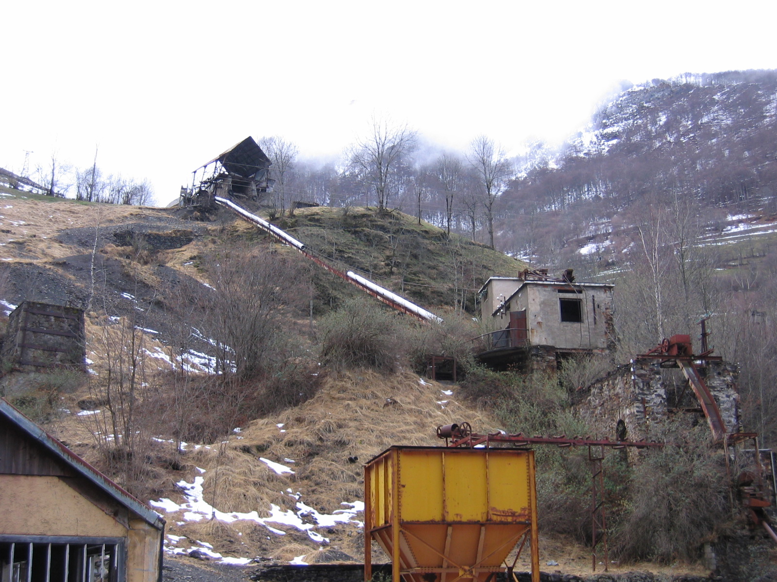 Vestiges de la tentative de réouverture de la mine de 1974
