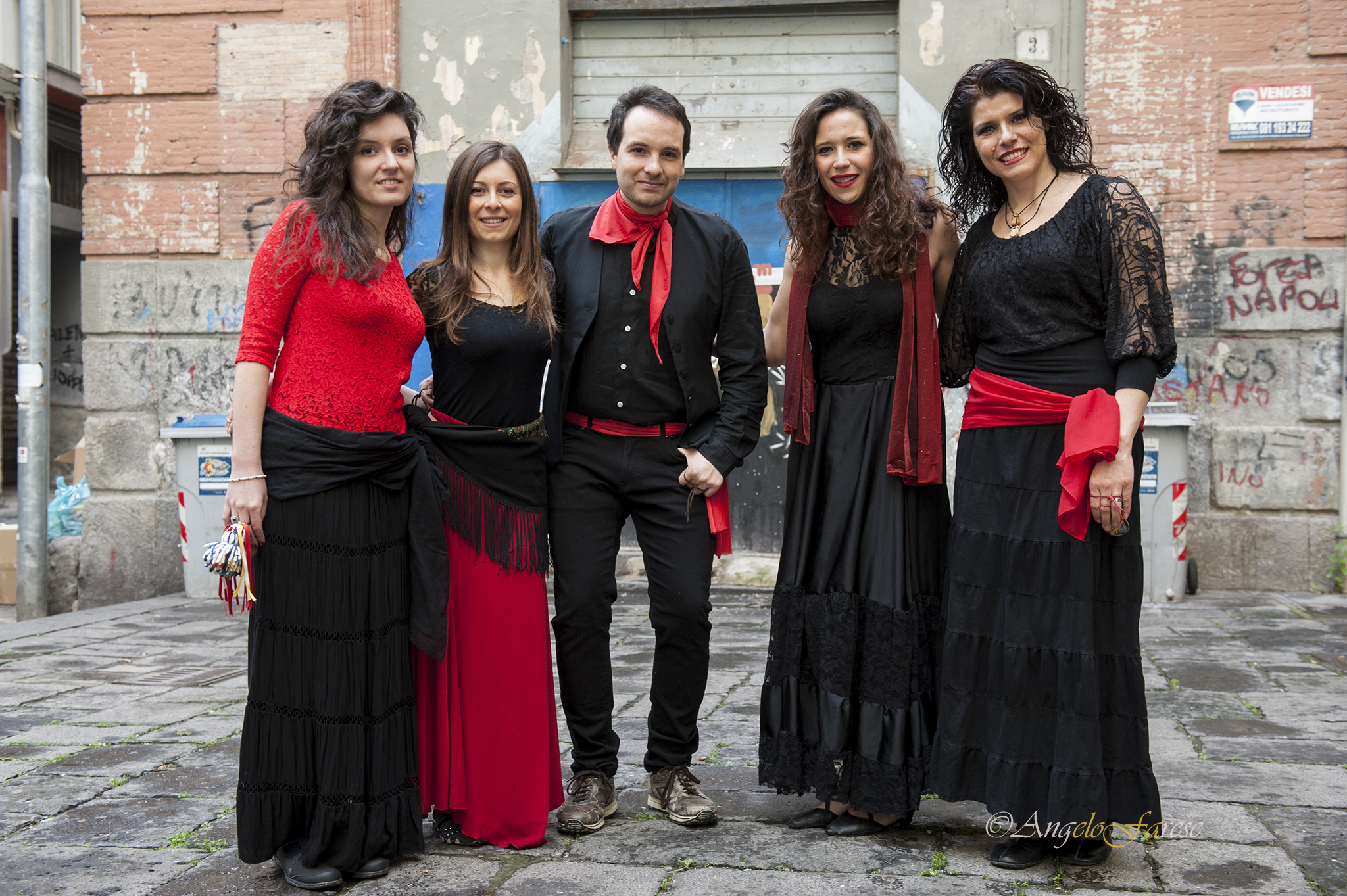 compagnia soleluna, gruppo di musica popolare di pizzica taranta tammurriate, gruppo musicale per matrimoni, compleanni feste di piazza, posteggia napoletana, matrimonio, comunione, battesimo, feste private, balli salentini, ballo del salento, musica.