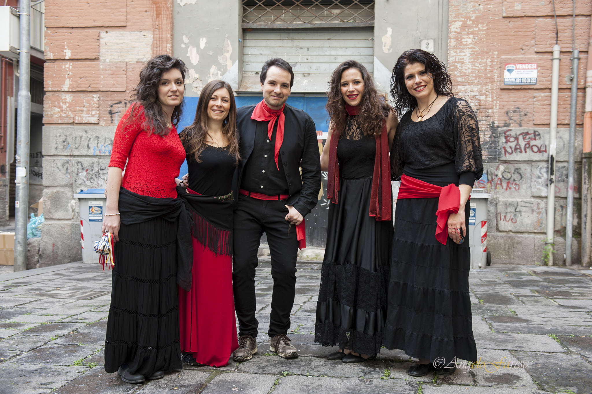 compagnia soleluna, gruppo di musica popolare di pizzica taranta tammurriate, gruppo musicale per matrimoni, compleanni feste di piazza, posteggia napoletana, matrimonio, comunione, battesimo, feste private, balli salentini, ballo del salento, musica.