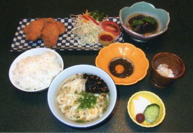 鳥かつ定食 952円(税抜)