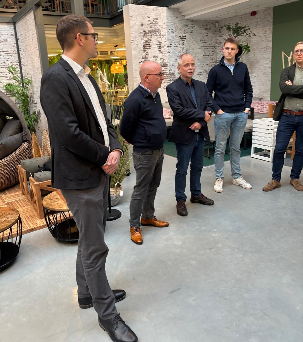Mittelstand trifft Politik: Zu Gast bei deVries-Home
