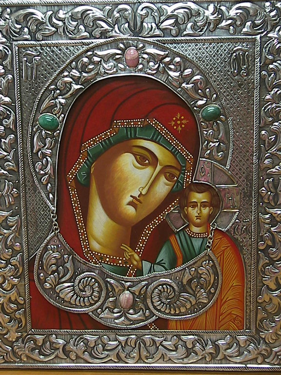 VIRGEN DE KAZAN(PLATA DE LEY Y PIEDRAS) 30x25 700€