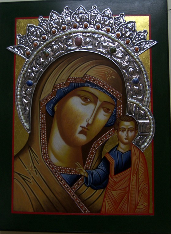 VIRGEN DE KAZAN(CORONA DE PLATA DE LEY Y PIEDRAS) 45x35 700€