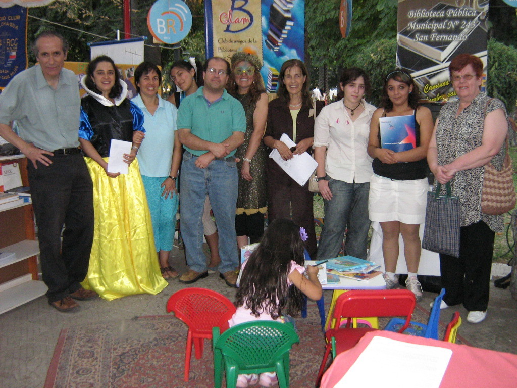 Finalizando concurso de poesía en Feria AGA año 2009