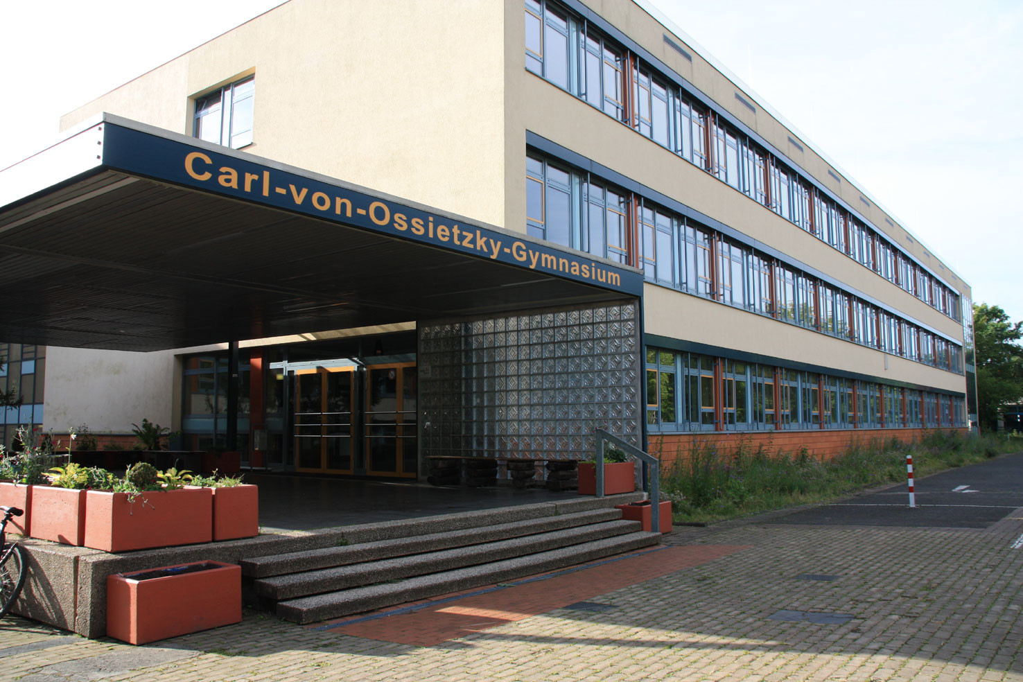 Carl-von-Ossietzky Gymnasium, Ückesdorf