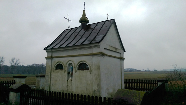 Kaplica pochodząca z 1847 roku z fundacj Feliksa i Adelajdy Żmijewskich [Fot. Adam D.]