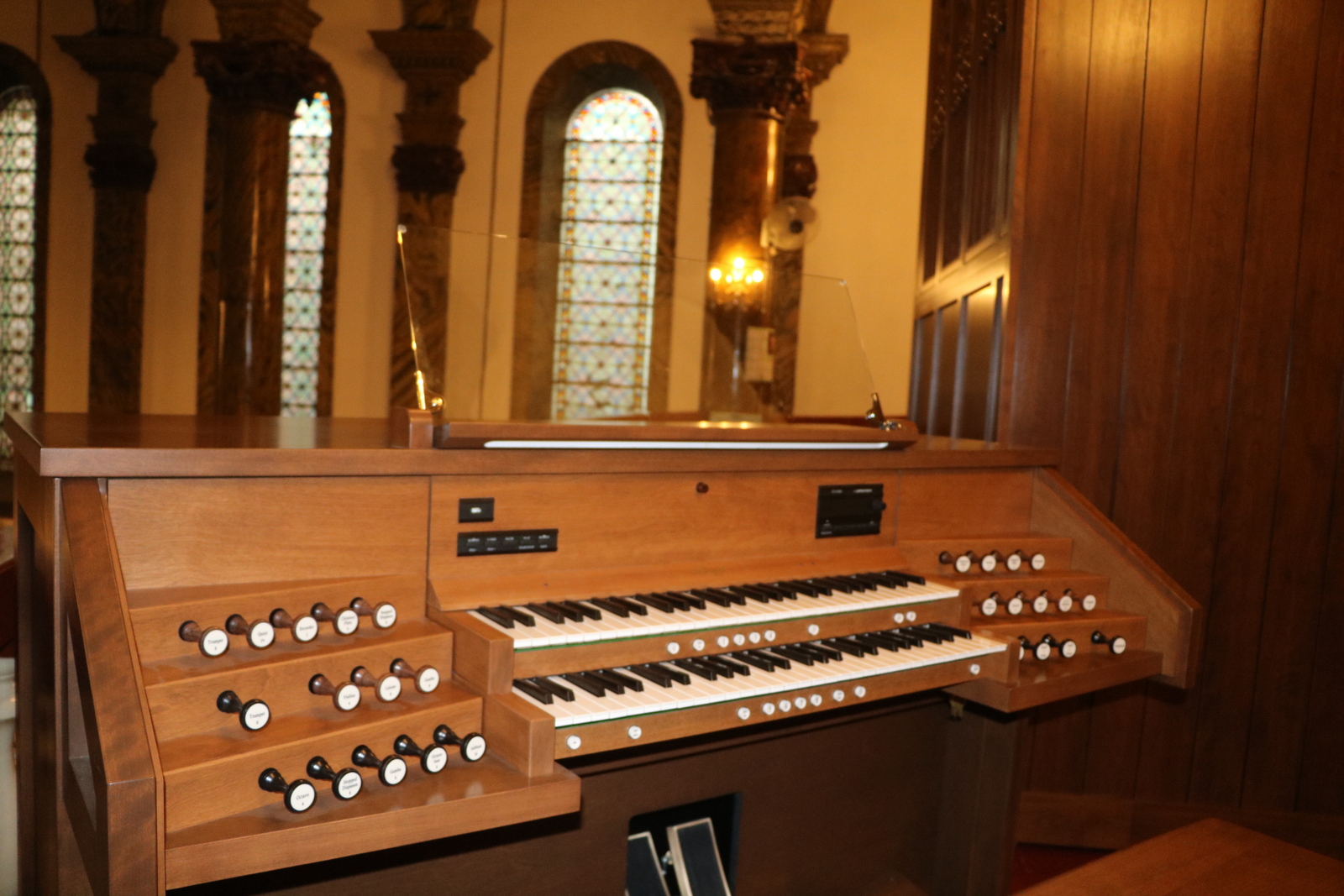Inspiration Organ console, Saint-Michael's Church in Beijing