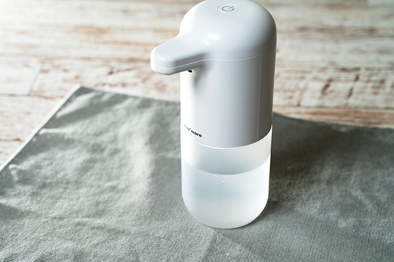 残量が確認できる半透明タンク