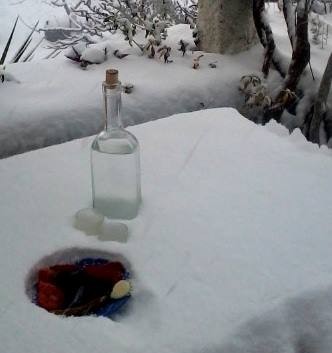 Und wenn´s dann so richtig kalt wird......dann erinnern wir uns einfach an die kuschelige Wärme in der "Tsipouro Brennerei"