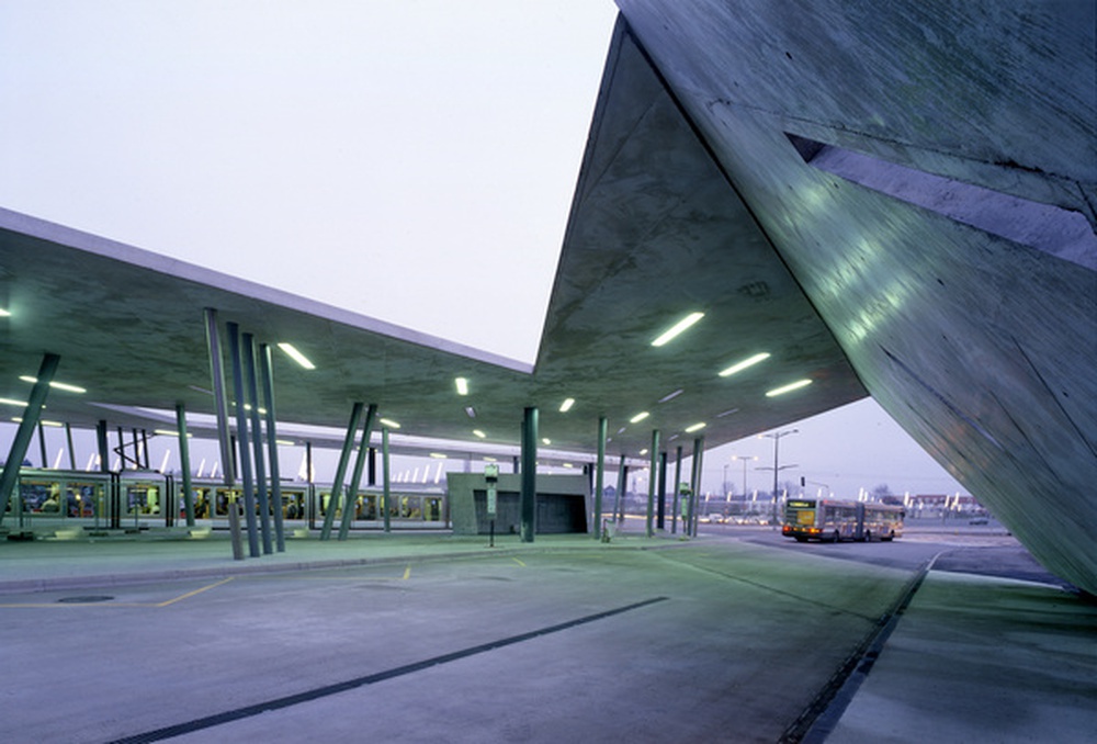 mobilier urbain / Zaha Hadid, Hoenheim, 2011