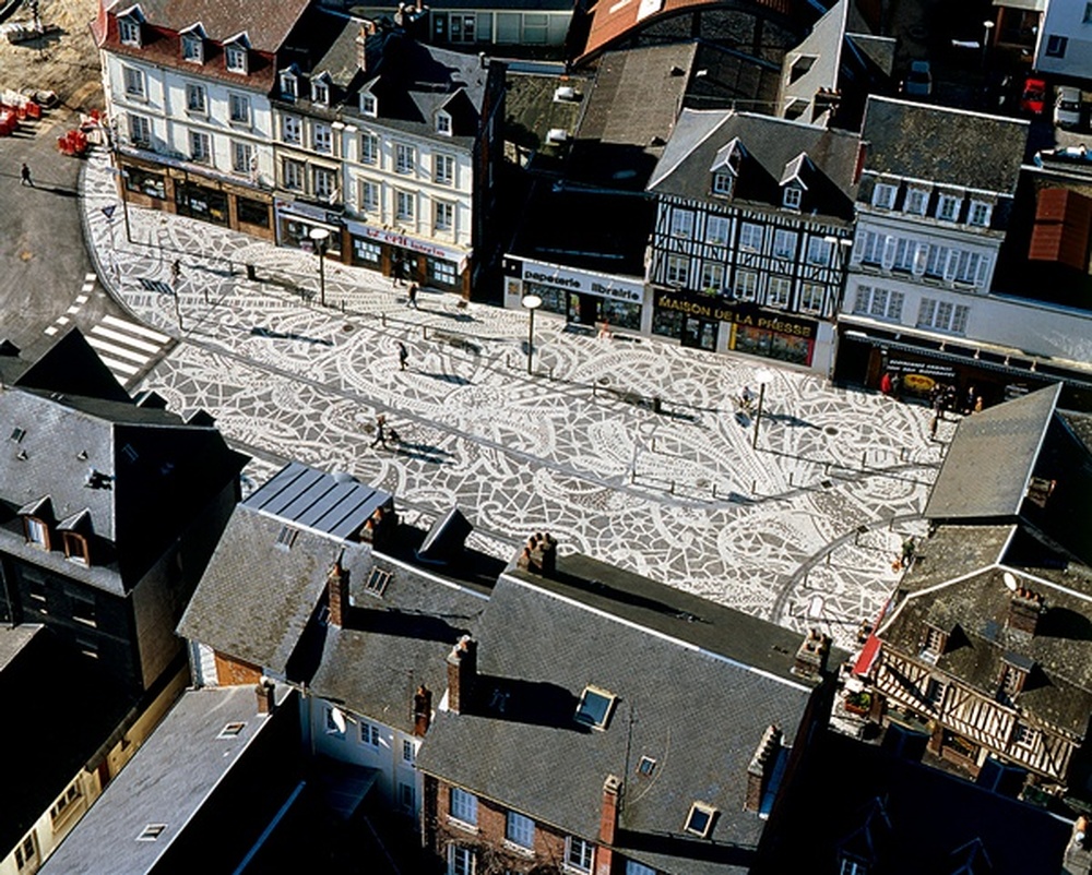 place / Elisabeth Ballet, Pont-Audemer, 2001