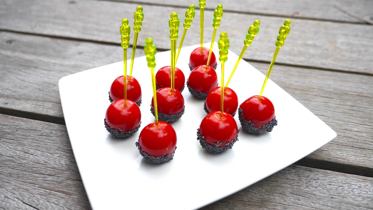 Tomates cerises aux graines pavot