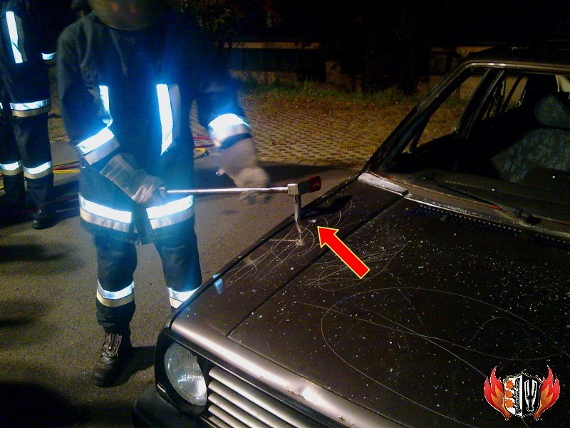 Angriffspunkte schaffen mit Halligan-Tool