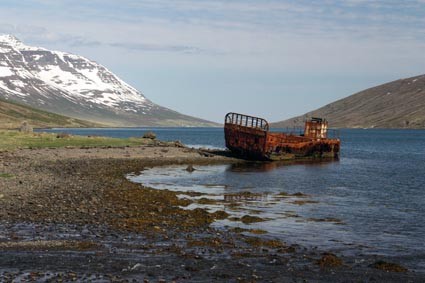 Am Mjóifjördur (IS)