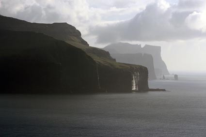 Blick auf Kolsoy, Eysturoy und Mykines (FO)