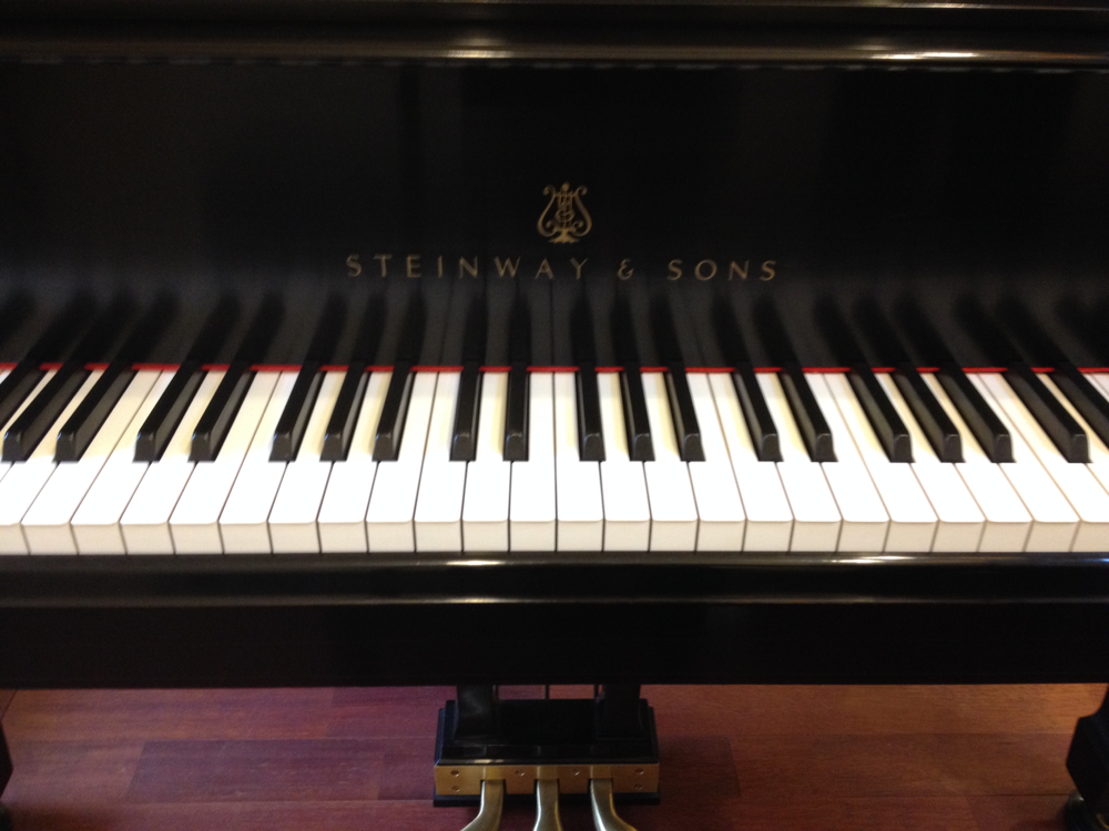 スタジオでスタンウェイを弾いてみました🎹 やっぱりいい音❤️ 当教室は、ヤマハC3グランドピアノです。