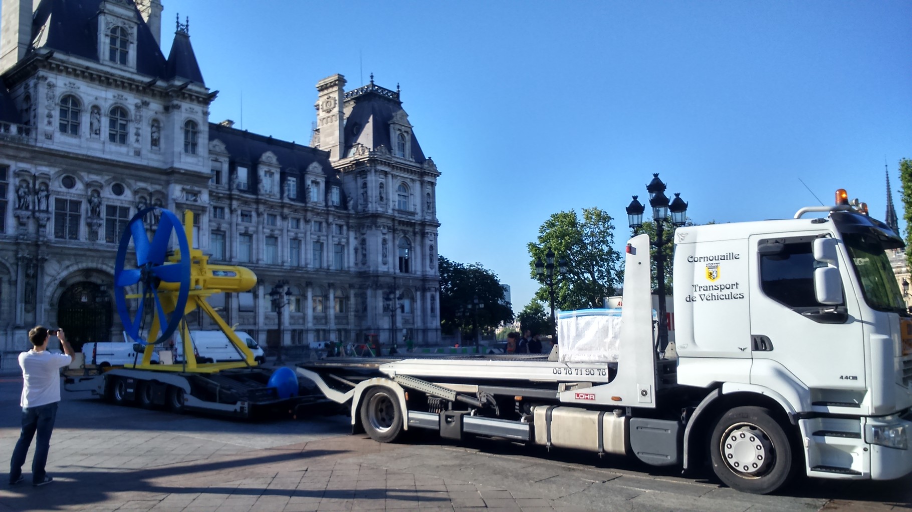 Transport d'une hydrolienne pour la Coop 21 de Paris