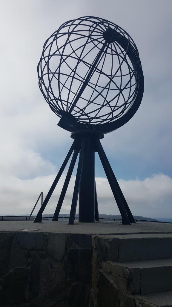 Bekannteste Fotomotiv vom Nordkap die Weltkugel