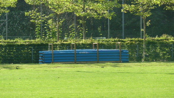 Sind bereits unter der Erde: die Rohre für die Drainage in der Rugby-Arena Stadtparkk