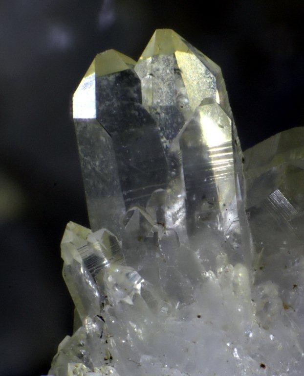 Quarz/Bergkristall, Vorderlanersbach, Zillertal; Bildbreite 4mm