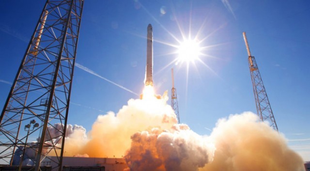 SpaceXがFalcon 9のロケット用バルブを3Dプリンターで開発 - 海外進出