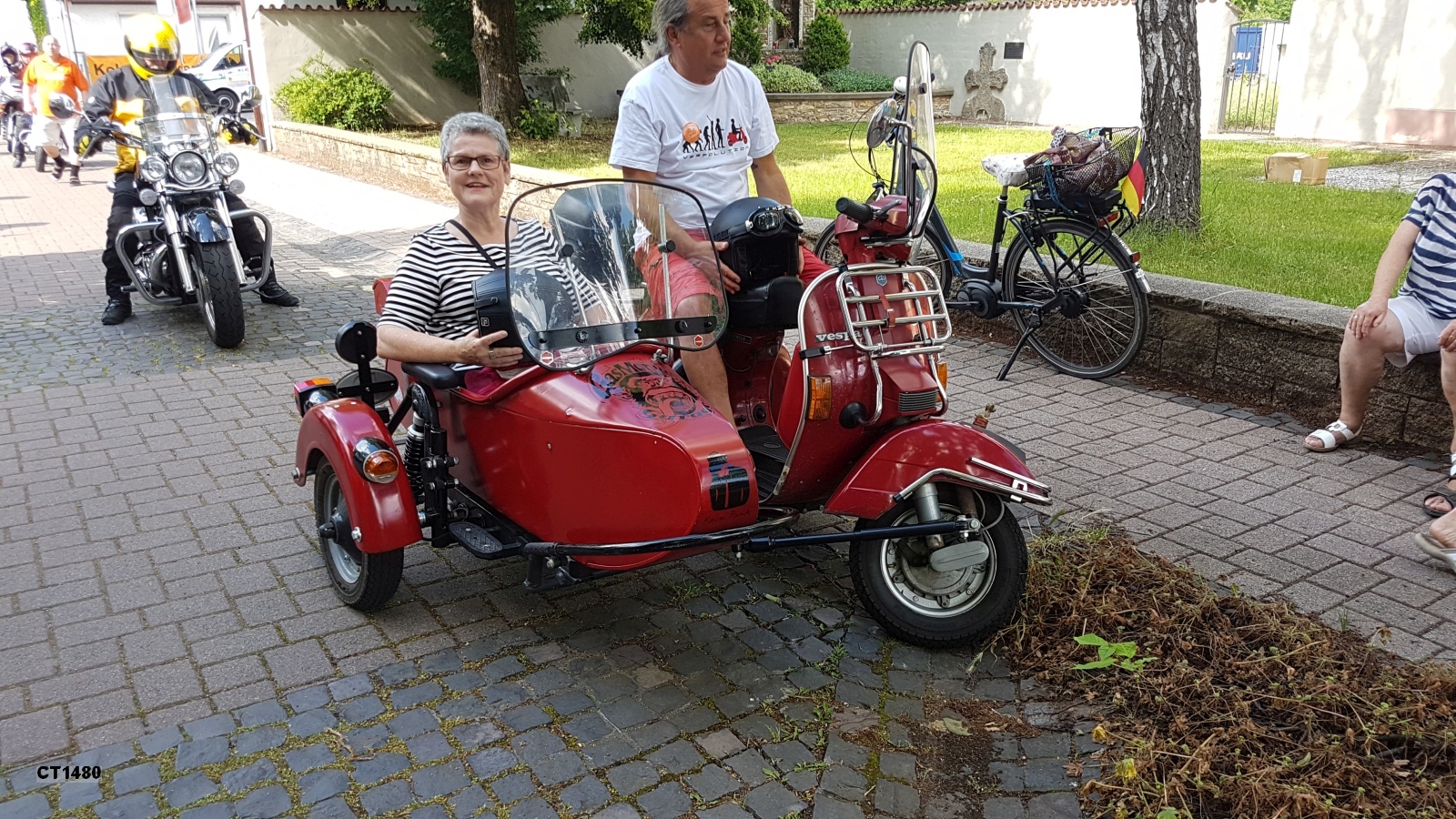 Im Beiwagen Frau Ria Warmbrunn (Ordnungsamt des Rhein-Pfalz-Kreises)