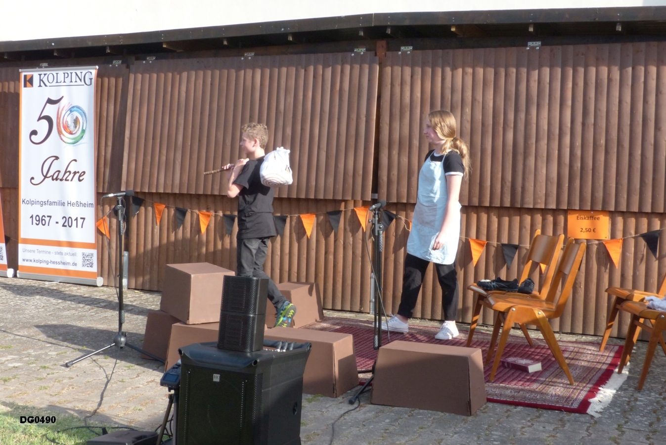 Unsere Theater-Kids mit dem selbstgeschriebenen Theaterstück über Adolph Kolping