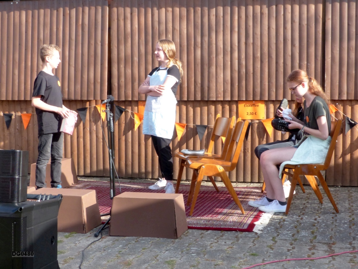 Unsere Theater-Kids mit dem selbstgeschriebenen Theaterstück über Adolph Kolping