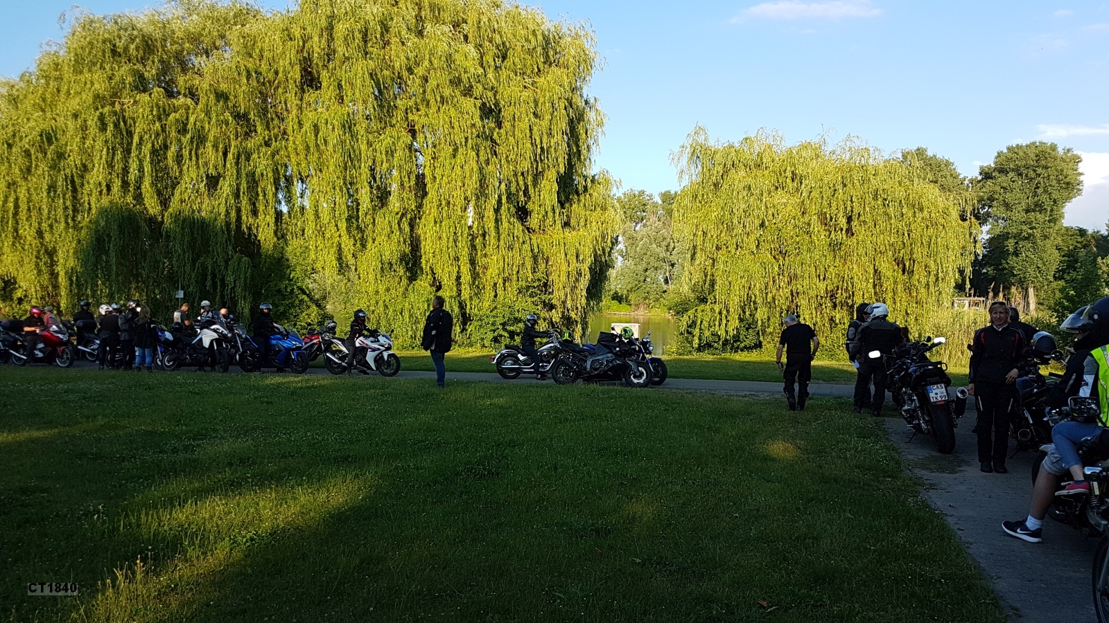 Kolping-Bikes auf dem Gondelplatz am Roxheimer Altrhein