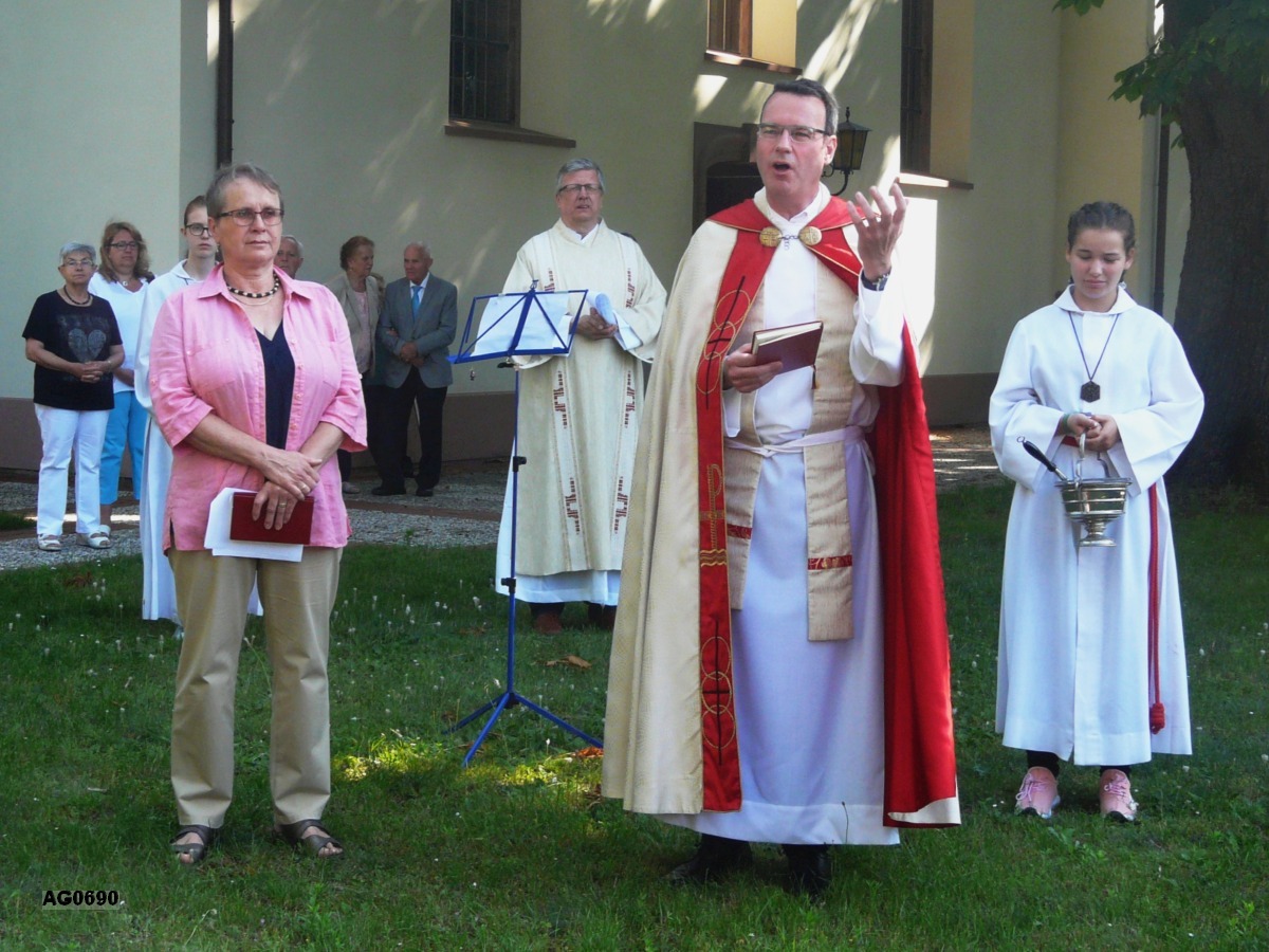 Ökumenischer Reisesegen mit Pfr. Andreas Rubel und Frau Gerda Gögel (Presbyterin)