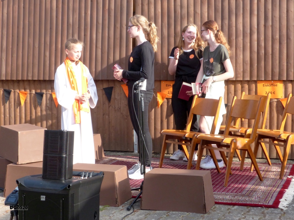Unsere Theater-Kids mit dem selbstgeschriebenen Theaterstück über Adolph Kolping