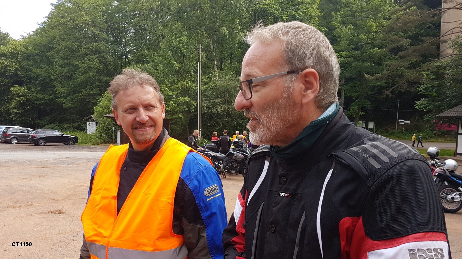 Organisator der Ausfahrt und Tour-Guide-Guide Klaus Jacobi (rechts)