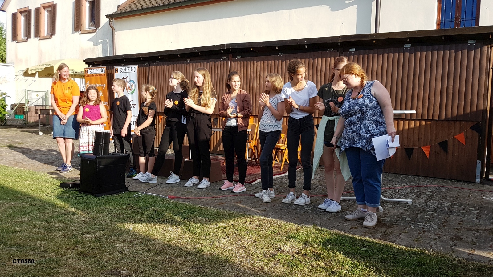Unsere Theater-Kids mit dem selbstgeschriebenen Theaterstück über Adolph Kolping